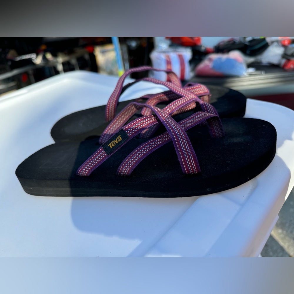 Teva Black Footbed Sandals with Purple/Pink Woven Straps size 7 VGC